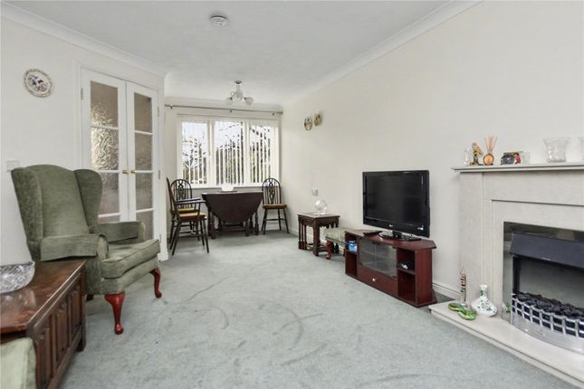35, St Edmunds Court, Roundhay photo 2