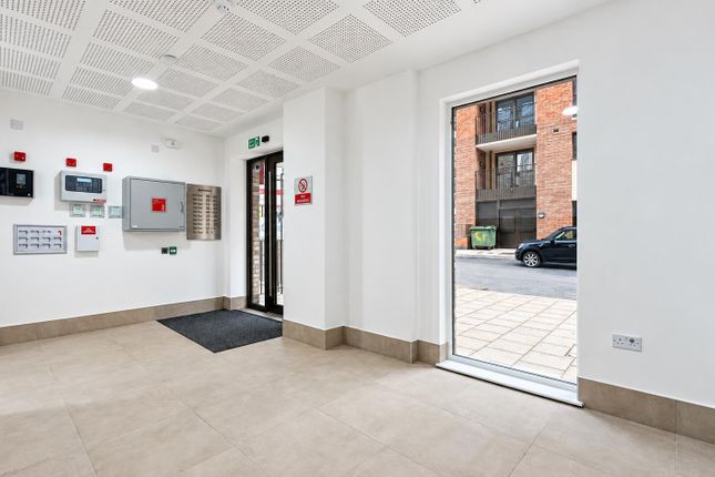 Flat 25, Braybrooke House, 41 Denmark Road, London photo 2