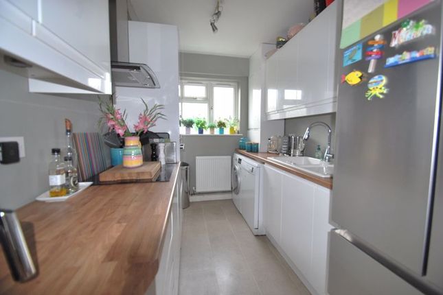 Flat for sale in Hunters Road, Chessington
