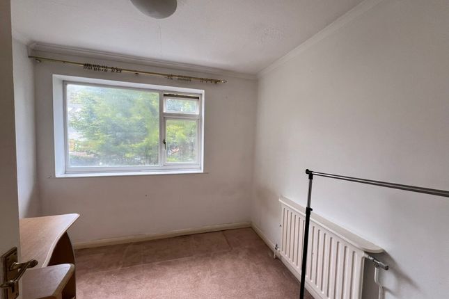 Detached house to rent in Desborough Avenue, High Wycombe