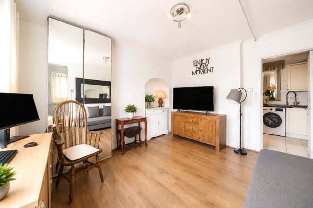 6, Gaskarth Road, Edgware photo 3