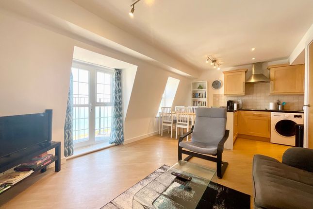 Flat 22, Royal Sands, Scarborough photo 2