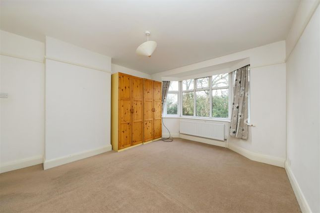 4, 167, Park Avenue, Ruislip photo 3