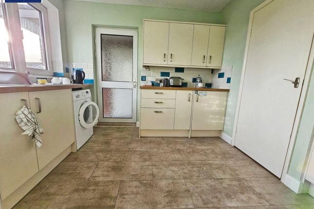 12, Windsor Crescent, Scunthorpe photo 3