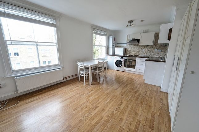 Flat to rent in Ainger Road, London