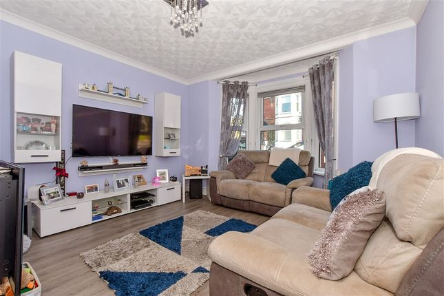 Oakfield Road, East Cowes photo 4