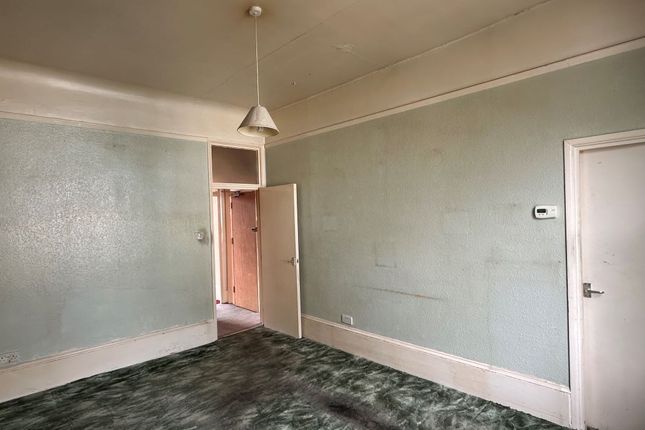 7b, Rosehill Road, London photo 4