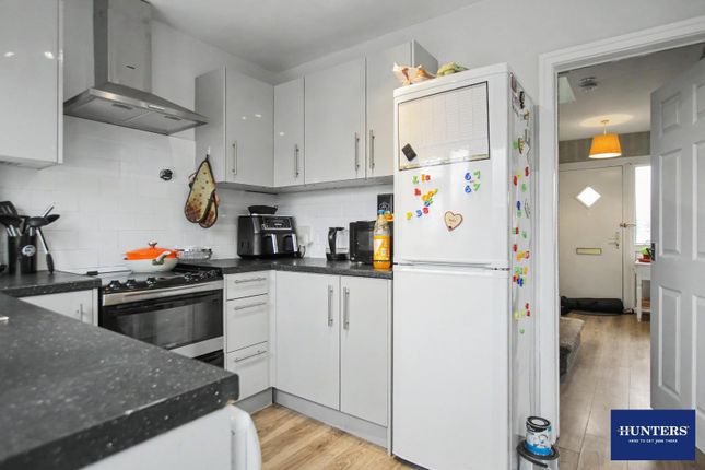 1532, Leeds Road, Bradford photo 4