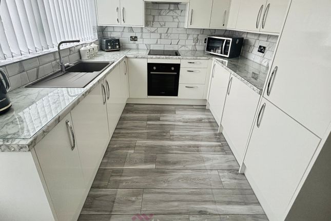 10, Windsor Road, Doncaster photo 3