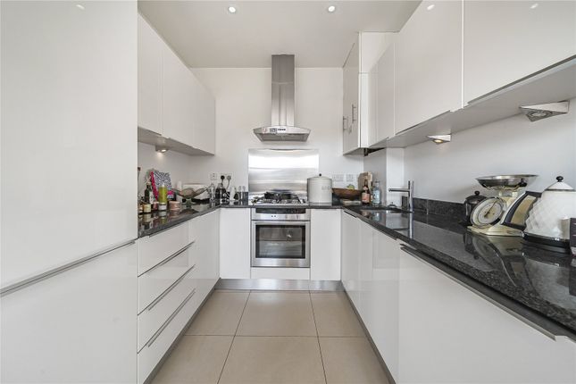 Flat 3, Labrecque Court, 41a, Clarence Road, Teddington photo 3