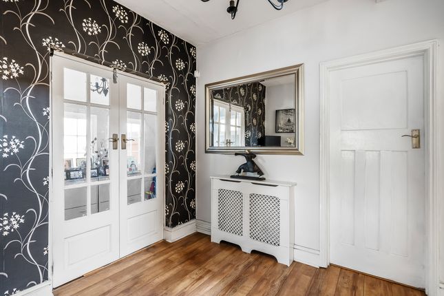 109 Buxton Lane, Caterham photo 4