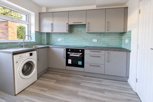 6, Shrublands Court, East Clacton photo 3