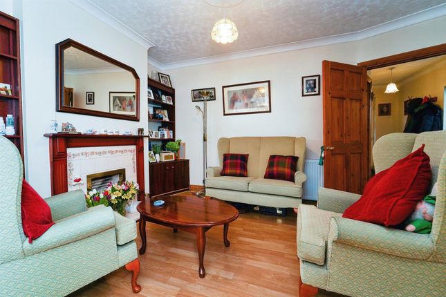 End terrace house for sale in Rayners Lane, Harrow