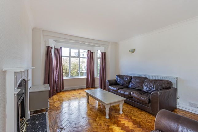8, Melrose Court, Penhill Road, Cardiff photo 3