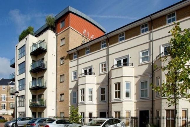 Thumbnail Flat to rent in Canal Boulevard, London