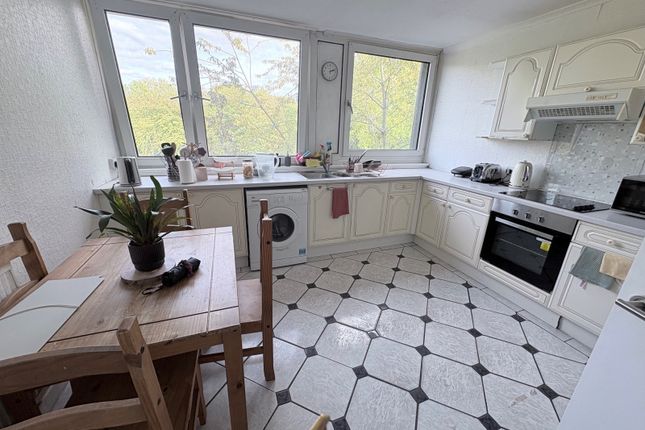 11, Sheldrake House, 6 Tawny Way, Surrey Quays photo 3