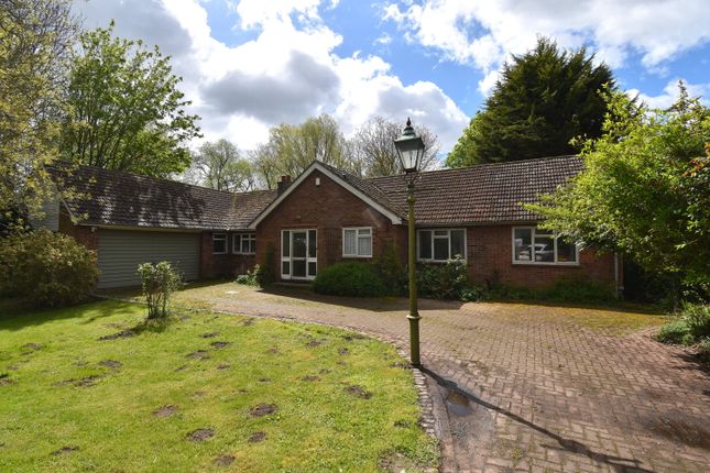 Detached bungalow for sale in Cambridge Road, Fenstanton, Huntingdon