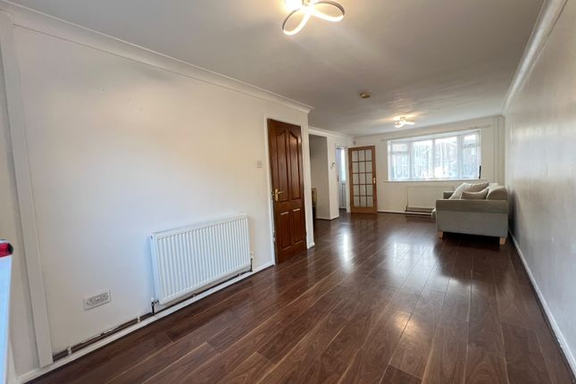 Maplewell Drive, Leicester photo 3