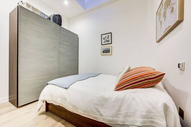 Flat for sale in Bannister Road, Queen's Park, London