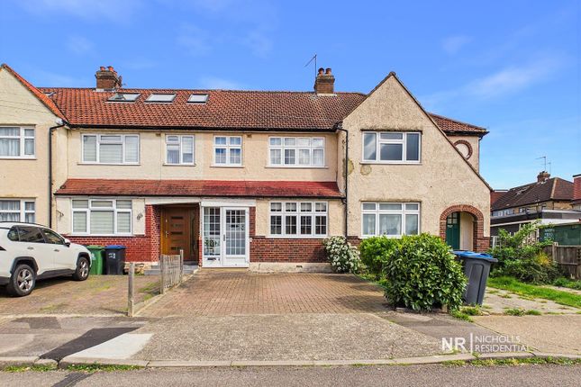 3-bed house on 4, Hartfield Road, Chessington, £550,000