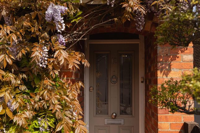 12, West Road, Reigate photo 2