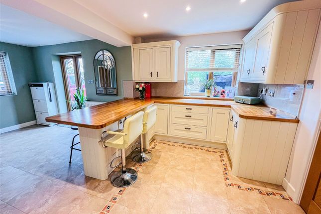 Detached house for sale in 75ft Mooring! Horninglow Road North, Burton-On-Trent