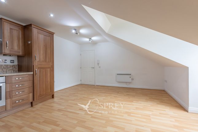 23 Queens, Cambridge Square, Middlesbrough photo 4