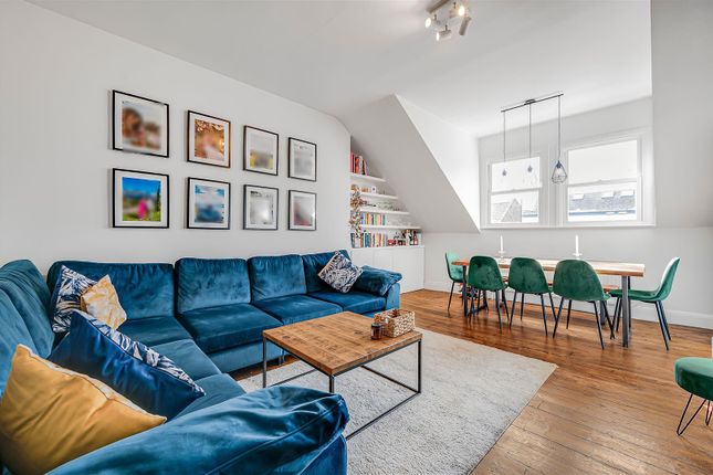 Thumbnail Flat for sale in Gloucester Drive, London