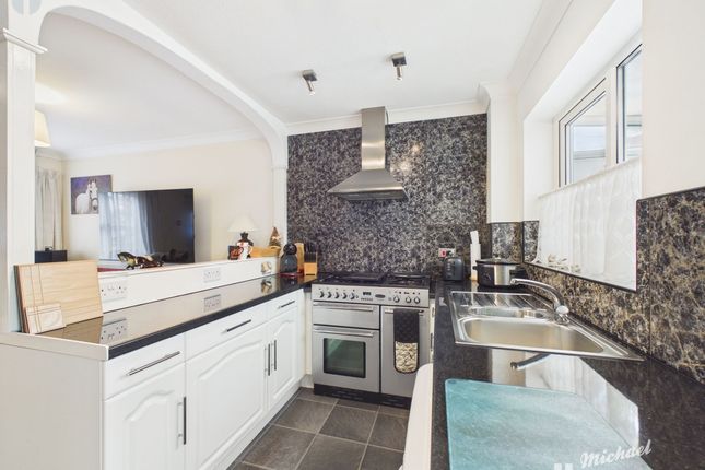 45 Ravensbourne Road, Aylesbury photo 4