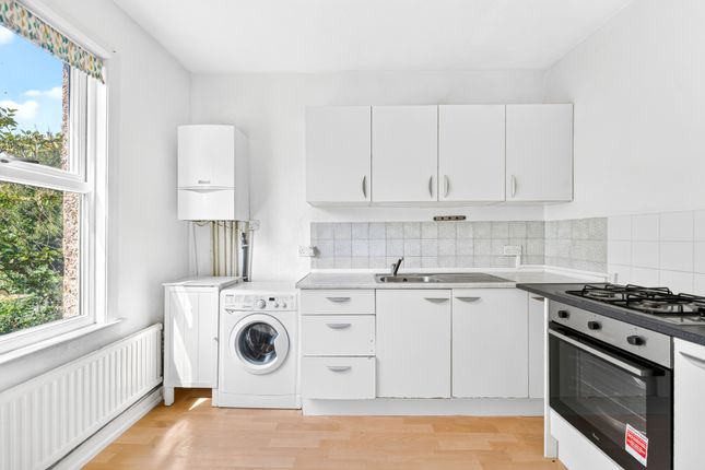 First Floor Flat 43, Dongola Road, Greater London photo 4