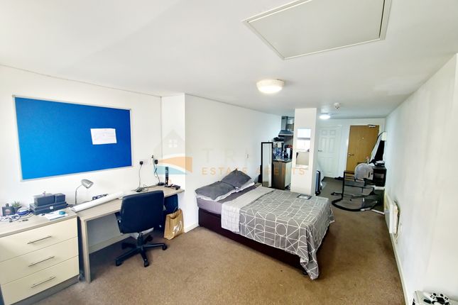 Flat 506, Nottingham photo 3
