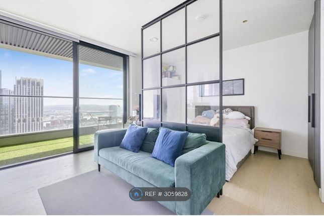 Studio flat on Flat, Hobart Building Wards Place, London, £2,600/mo