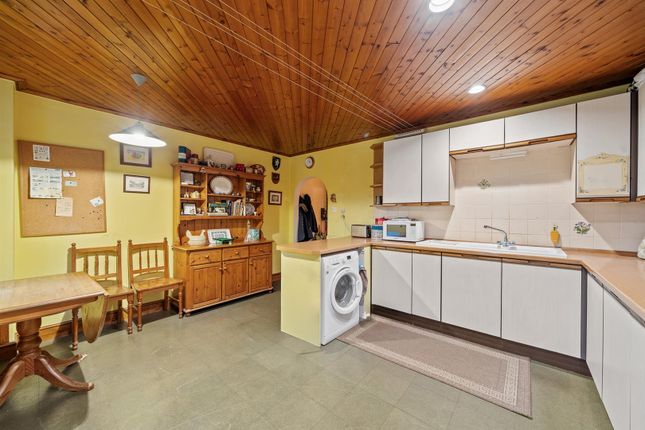 1 Poplar Cottages, Farnborough Common, Orpington photo 4