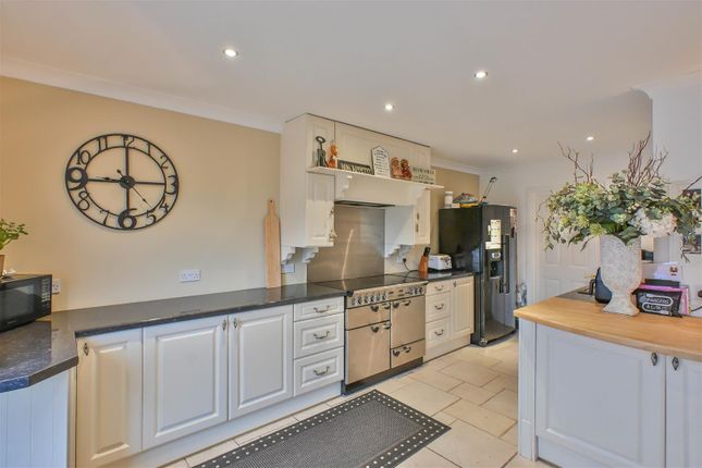 Hilltop, Warley Road, Upminster photo 4