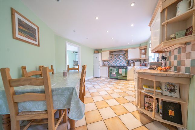 Hope House, 12, Home Farm Way, Bridport photo 4
