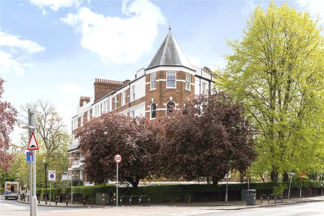 Flat to rent in Oakhill Court, Upper Richmond Road, London
