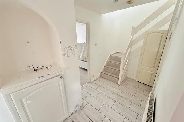 14 Farmers Court, Winters Way, Waltham Abbey photo 2