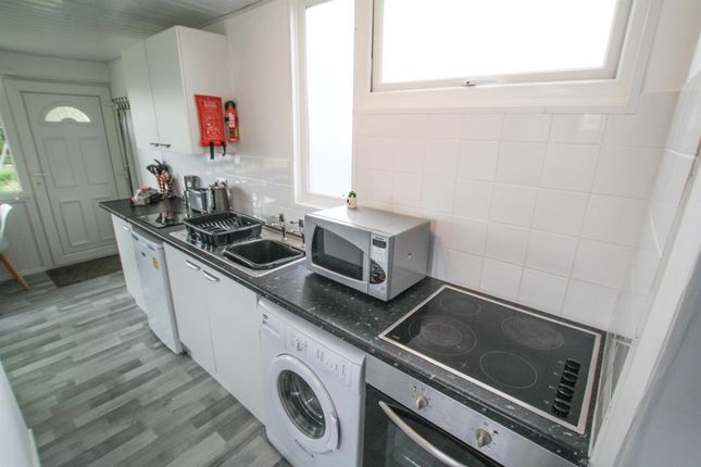 39 Hawaii Beach Chalet Park, Newport Road, Great Yarmouth photo 3