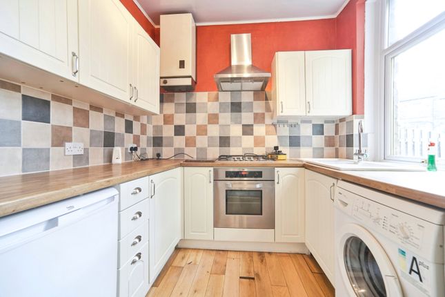 49, Norman Lane, Bradford photo 4