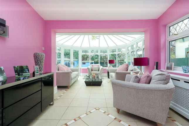 111, Broadwood Avenue, Ruislip photo 4