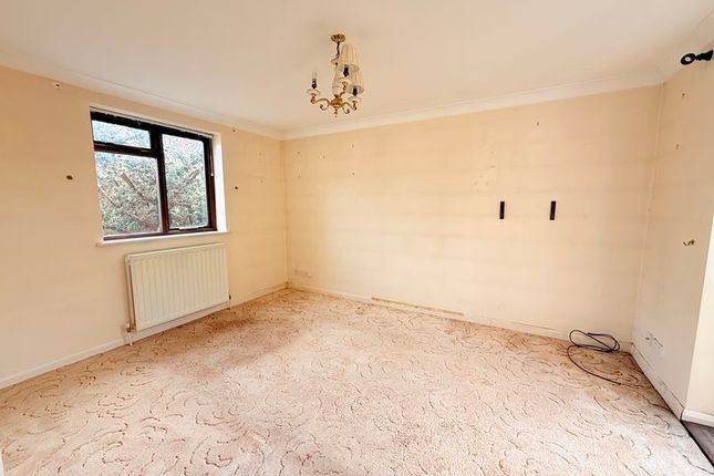 39a, Killowen Avenue, Northolt photo 3