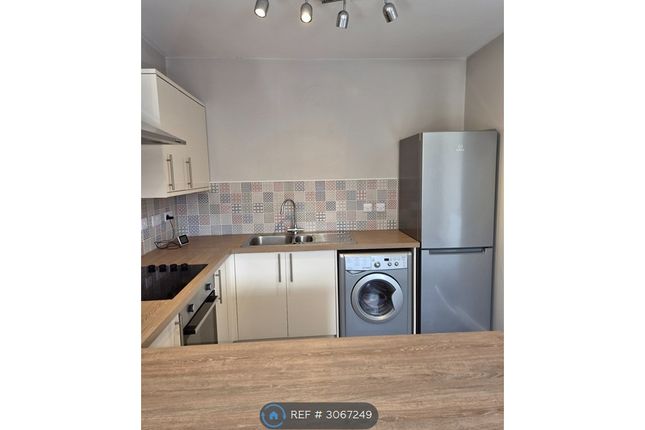 Marshall Court, Yeadon, Leeds photo 4