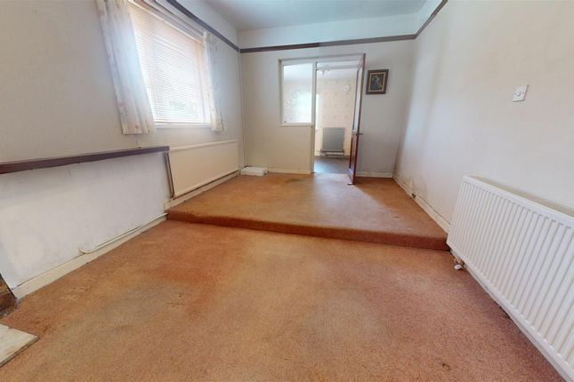 35, Robert Street, Pontypridd photo 3