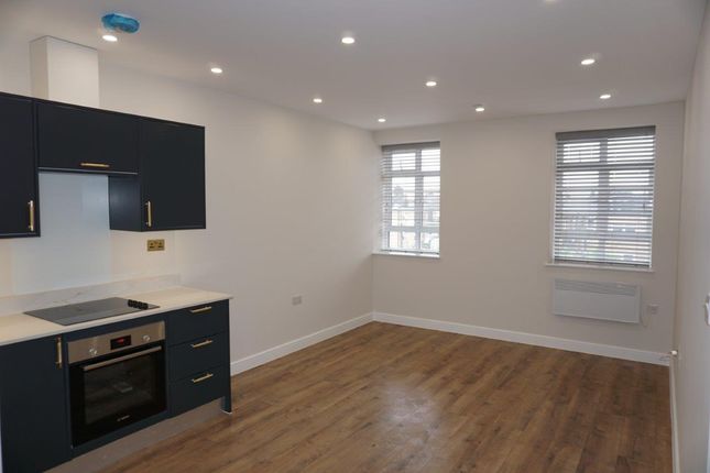 Flat to rent in Lemna Road, Leytonstone