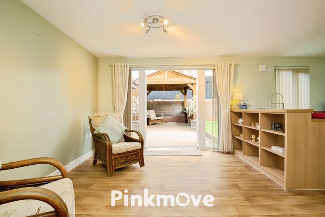 4, Clos Y Felin, PONTYPOOL photo 4