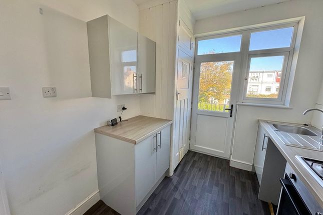 Flat 3 Davigdor Court, Hove photo 4