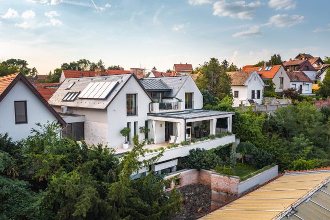 Villa for sale in Szentendre, Hungary