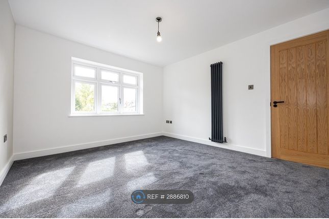 Beresford Crescent, Newcastle-Under-Lyme photo 2