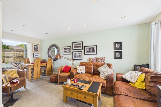 21 Highfield Drive, Matlock photo 2