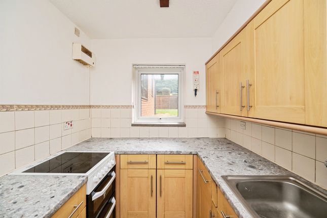 9, Moncrieffe Close, Dudley photo 4